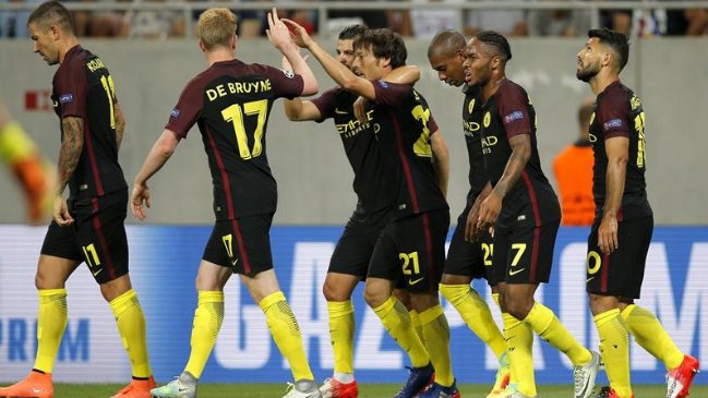 Manchester City goleó a Steaua Bucarest en la fase previa de la Champions