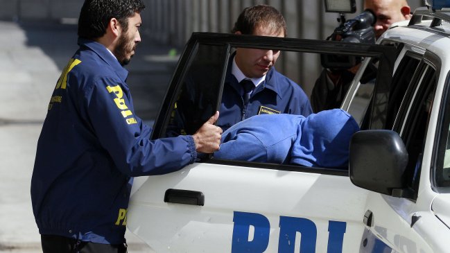 PDI detuvo a hombre que golpeó a su pareja en plena vía pública