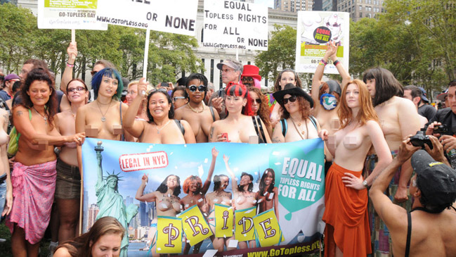 Convocan a topless masivo en parque de Valparaíso