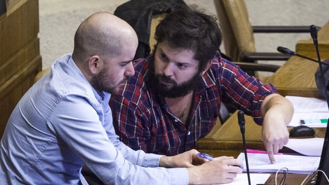 Revolución Democrática, PH y movimiento de Boric oficializan alianza municipal