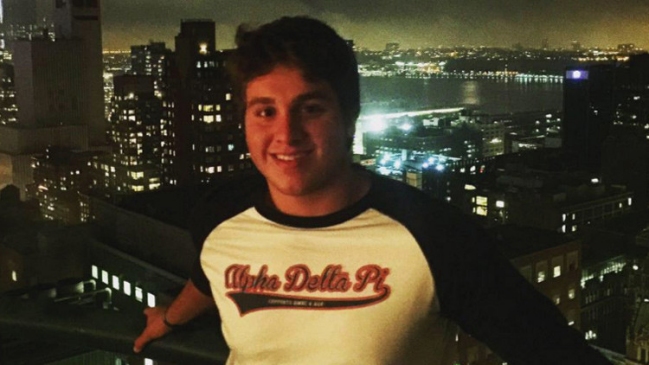 Joven que quiso comer cara de hombre pudo ingerir solvente químico