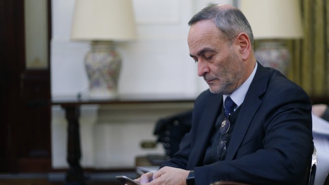 Saffirio presentará denuncia por psicotrópicos en Sename tras acusación a Blanco