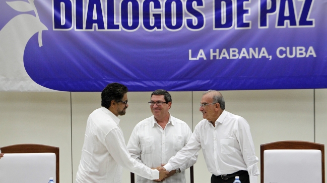 Histórico: Gobierno y las FARC sellan 