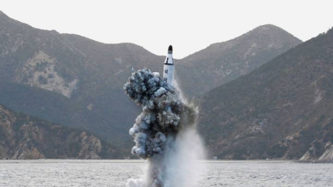 Seúl y Washington buscan más sanciones a Corea del Norte tras ensayo de misil