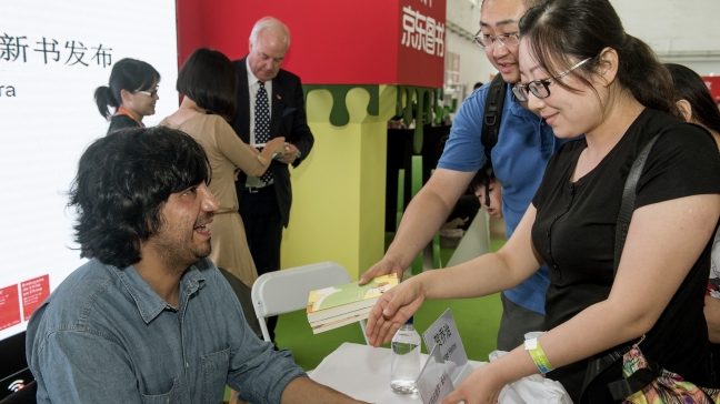 Alejandro Zambra en China, perdido en la traducción