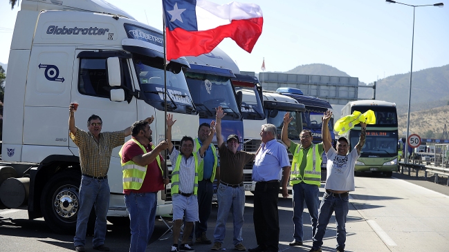 Camioneros realizan nueva protesta por la violencia en La Araucanía