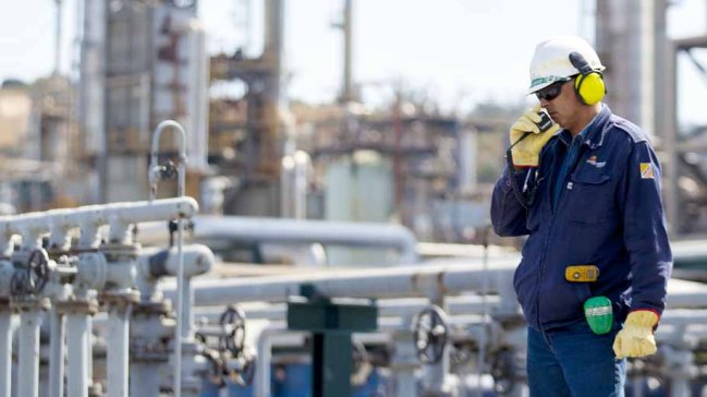 Ganancias de ENAP bajaron 40 por ciento en el primer semestre