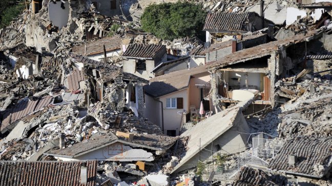 Terremoto en Italia suma 290 víctimas fatales
