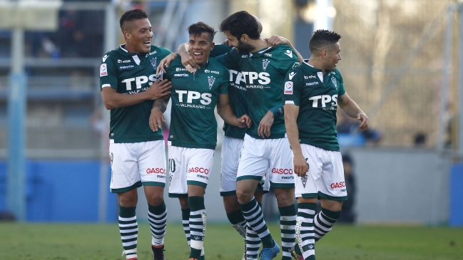 Santiago Wanderers quiere escalar a la cima a costa de un alicaído D. Antofagasta