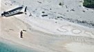 Pareja fue rescatada desde isla desierta tras escribir \