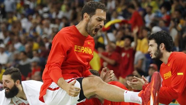 El base José Manuel Calderón anunció su retiro de la selección española