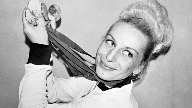 Gimnasta Vera Caslavska, siete veces campeona olímpica, falleció a los 74 años