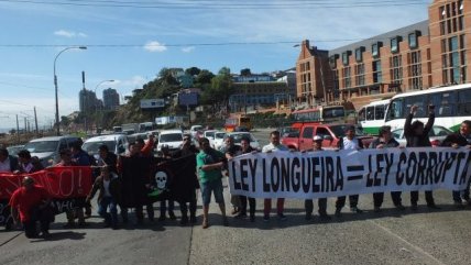Pescadores de Valparaíso cortaron el tránsito en protesta por la 