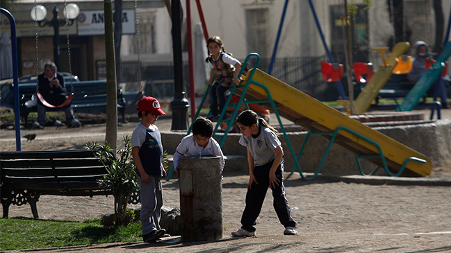 La población en Chile: A diario hay 688 nacimientos y 279 defunciones