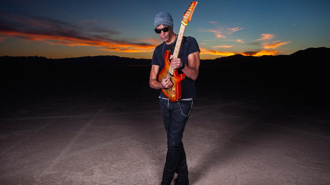 Ex guitarrista de Michael Jackson se presentará en Chile