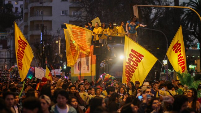 Cientos de personas participaron en Marcha por la Diversidad en Valparaíso