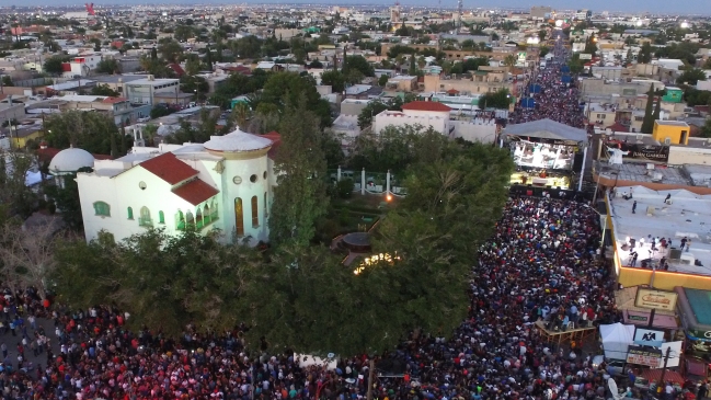Ciudad Juárez despide a Juan Gabriel con misa y verbena
