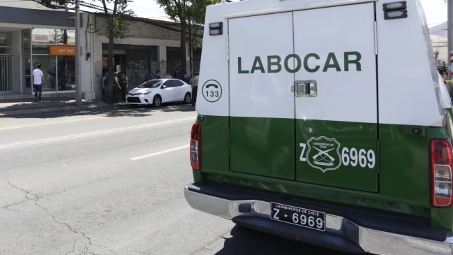 Balearon y robaron 14 millones de pesos a hombre en Santiago centro