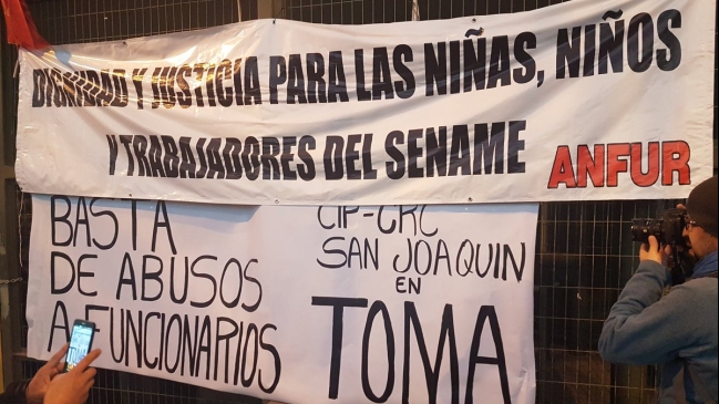 Funcionarios del centro San Joaquín del Sename se tomaron el recinto