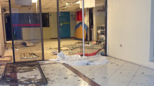 Delincuentes huyeron tras robar cajero automático desde una clínica en Providencia