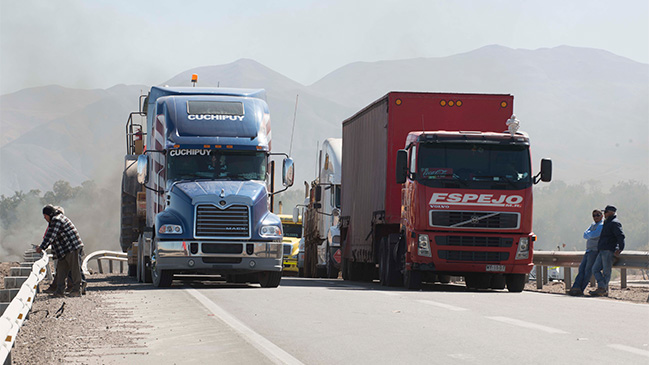 Huelga en Salvador: Codelco advierte que toma arriesga 