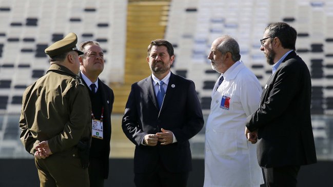 Claudio Orrego: El llamado es a respetar al adversario y evitar cantos discriminatorios