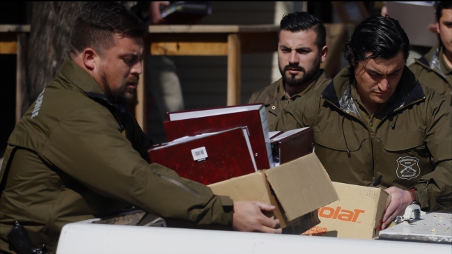 Viajes de concejales al extranjero: Carabineros allanó oficinas de tres municipios