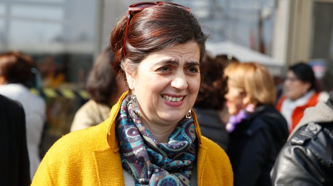 Ministra Pascual condenó tajantemente polémica publicidad de local penquista