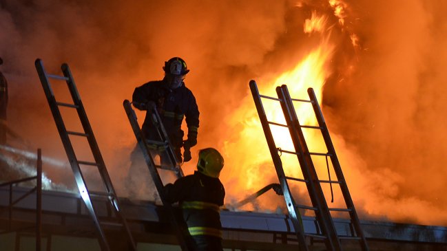 Dos mujeres y una menor fallecieron en incendio en Puente Alto