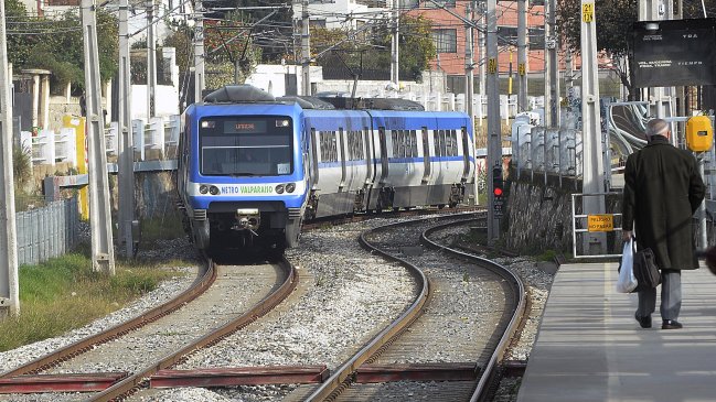 Hombre se lanzó a las vías del Metro de Valparaíso