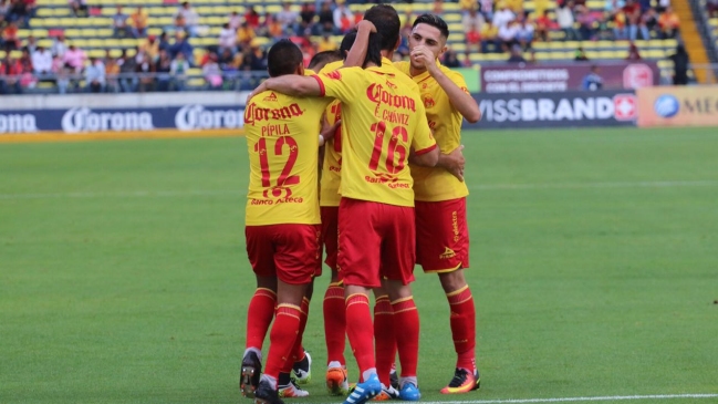 Diego Valdés y Sebastián Vegas fueron titulares en Morelia que goleó por Copa México