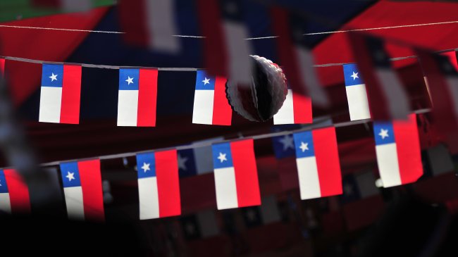 Familias chilenas gastarán 113 mil pesos, en promedio, durante las Fiestas Patrias