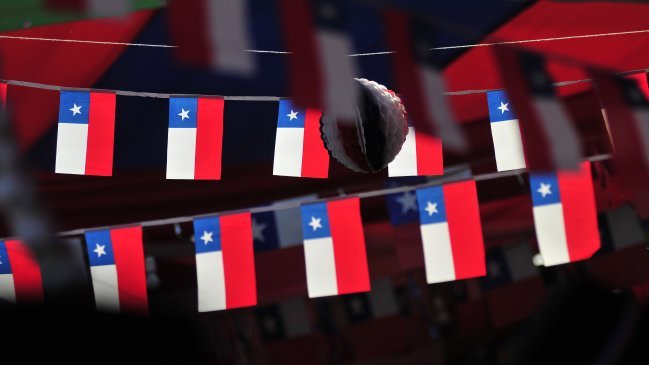 Familias chilenas gastarán 113 mil pesos, en promedio, durante las Fiestas Patrias