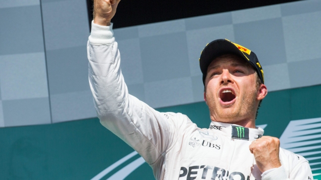 Rosberg y Hamilton dan vida a su rivalidad en la carrera nocturna de Singapur