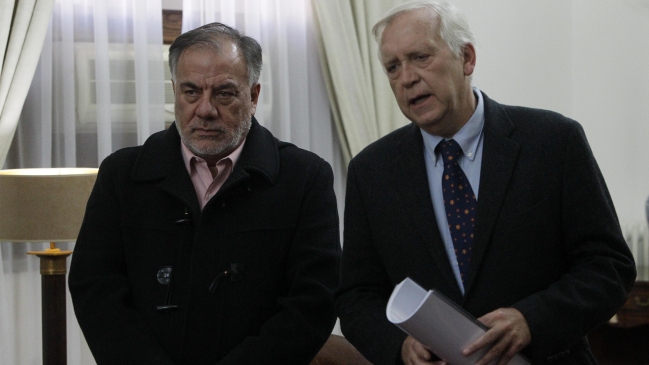 Andrade: Burgos debió haberlo pensado mejor antes de asumir Interior