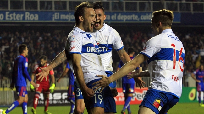 Universidad Católica alzó la Supercopa tras derribar en el clásico a Universidad de Chile