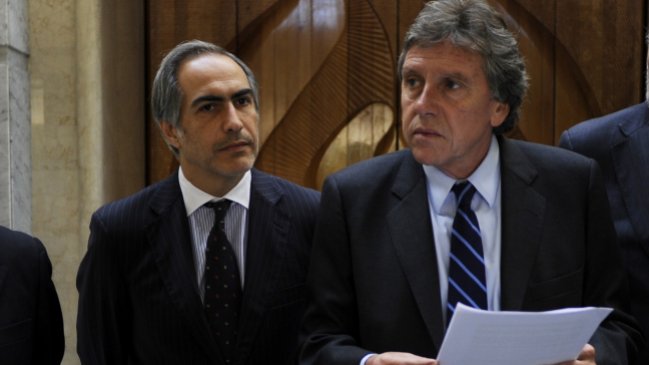 Chahuán y Espina juntaron las firmas para ser precandidatos presidenciales de RN