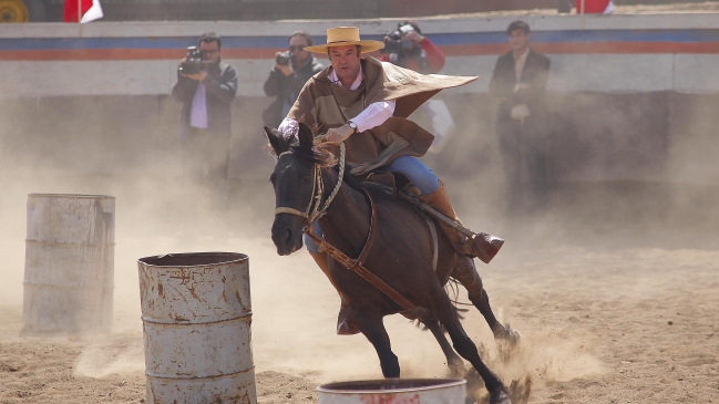 La particular paya política del senador Manuel José Ossandón