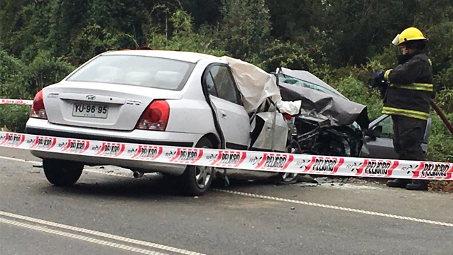Dos adultos mayores murieron en accidente carretero en Valdivia
