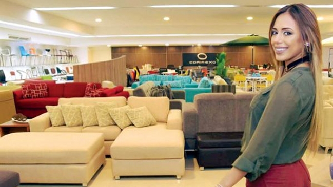 Bolivia: Denuncian a empresa de muebles por polémico aviso con desnudos