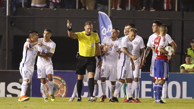 Arbitro Néstor Pitana acusó a Medel de insultarlo haciendo alusión a su nacionalidad