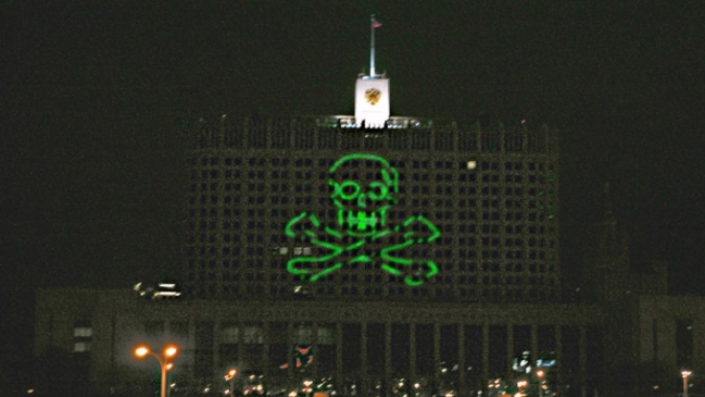 Detienen en Praga un artista crítico con Putin reclamado por Rusia