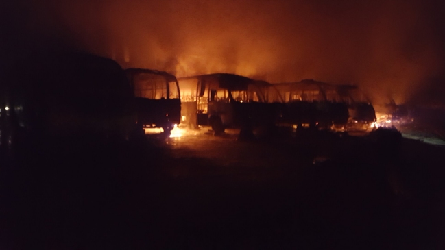 Incendio afectó a galpón de empresa de transportes en Villa Alemana