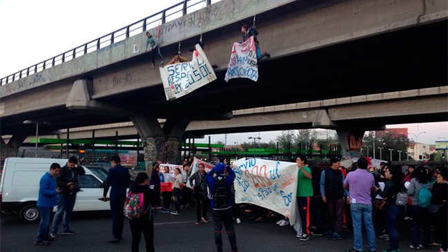 Protesta en Vespucio Sur terminó con 13 personas detenidas