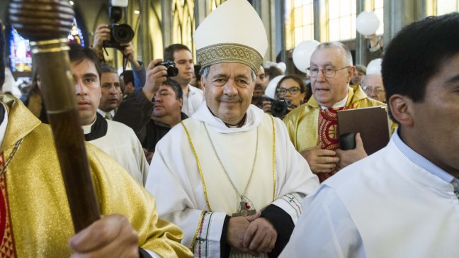 Querellante del caso Karadima: Vaticano rechazó entregar antecedentes de Barros