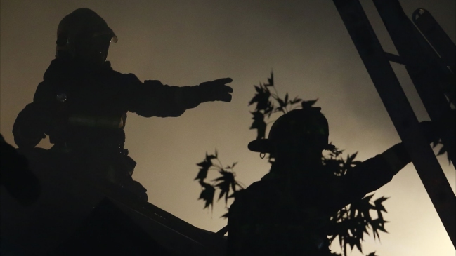 Hombre causó incendio al amenazar con explosionar su casa en Conchalí