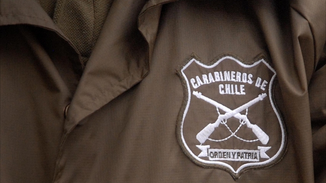 Delincuentes apuñalaron a un carabinero cuando intentaban robarle su automóvil