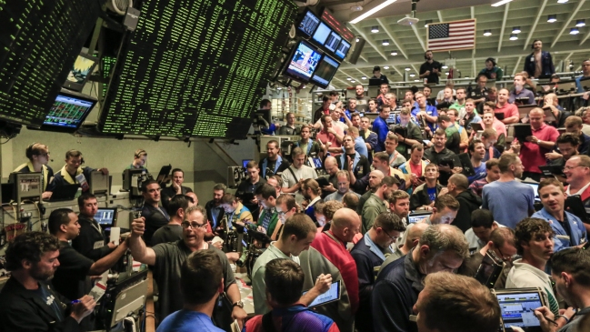 Reserva Federal mantuvo la tasa de interés, pero advirtió de una inminente subida