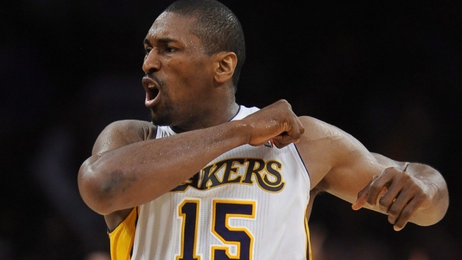 Los Lakers vuelven a confiar en el liderazgo de Metta World Peace con los jóvenes