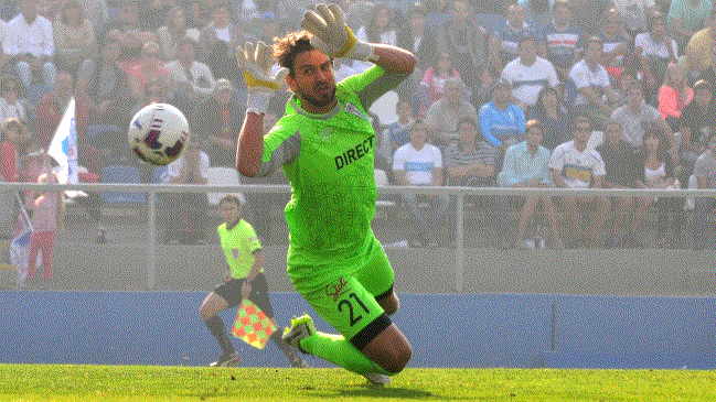 Franco Costanzo mantiene negociaciones para su renovación en Universidad Católica